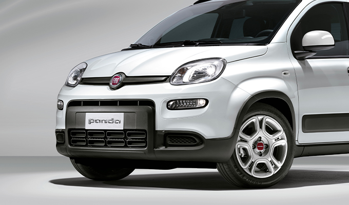 Fiat Panda ad Alba e Bra frontale