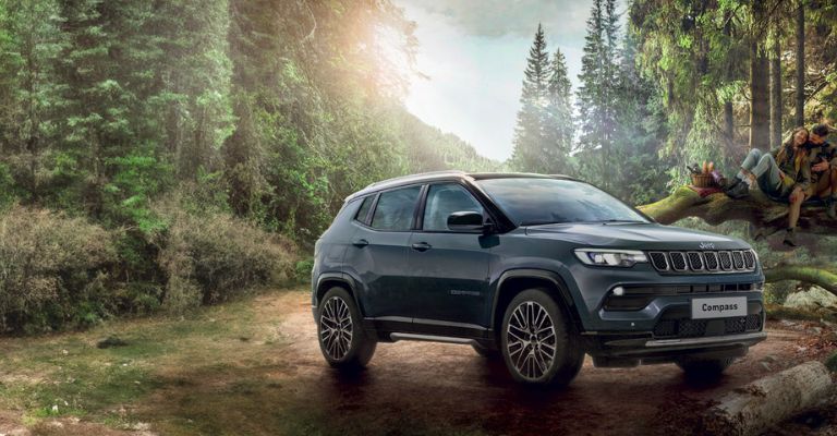 jeep compass 4xe hybrid spazio alba e bra